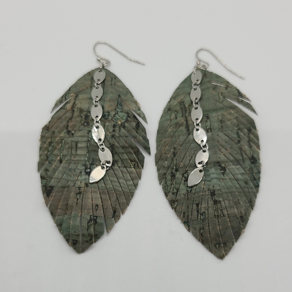 Jewelry - Silver Leaf Dangle Earrings